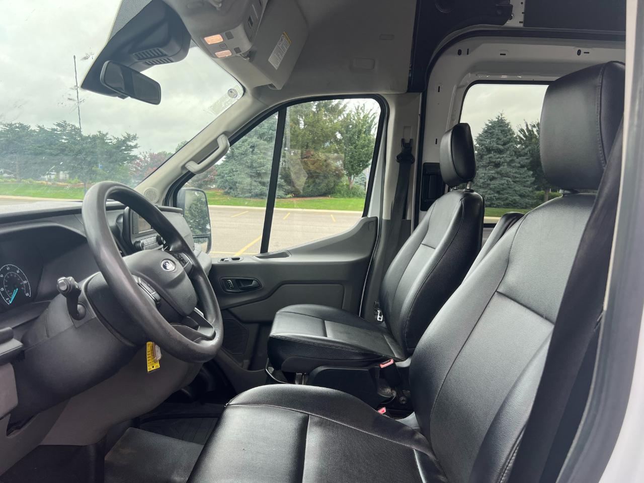 Ford Transit 250 Van High Roof w/Sliding Pass. 148-in. WB EL 2023