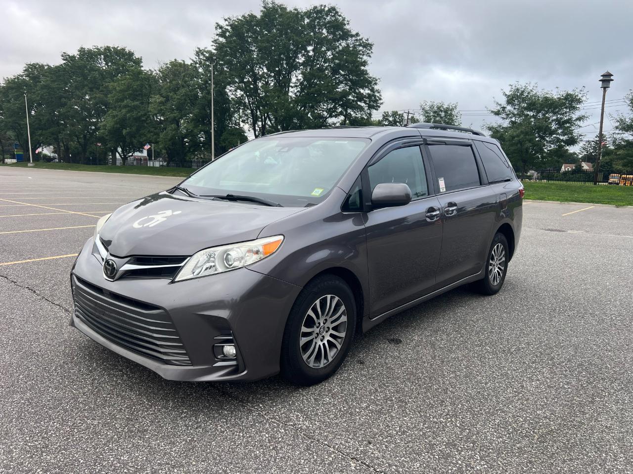 Toyota Sienna Limited Premium 7-Passenger 2019