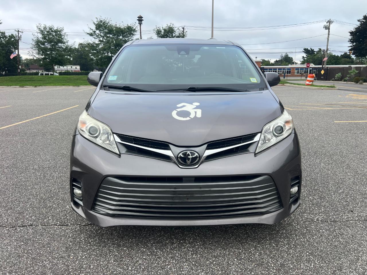 Toyota Sienna Limited Premium 7-Passenger 2019