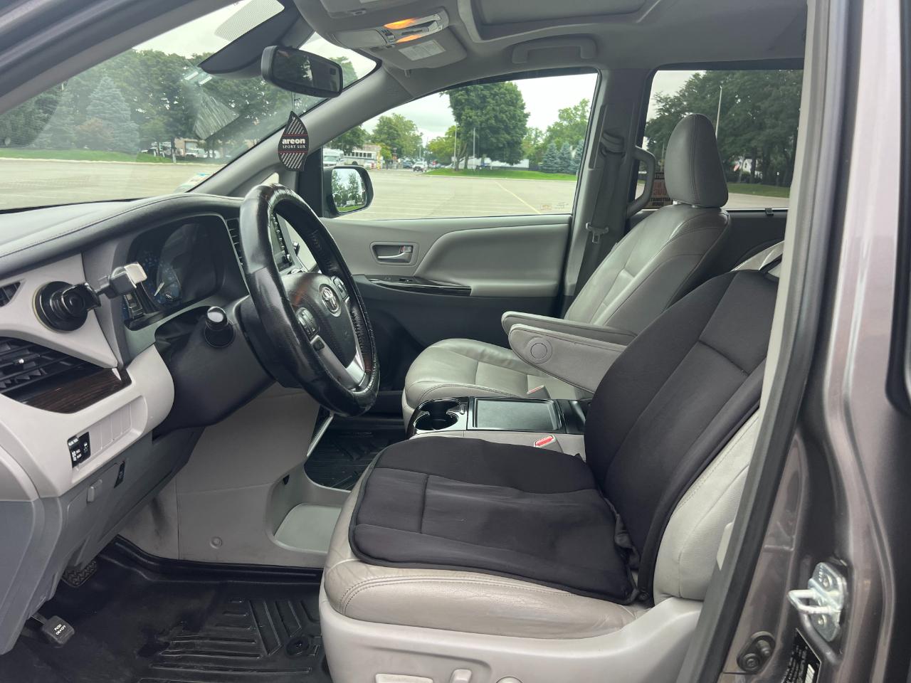 Toyota Sienna Limited Premium 7-Passenger 2019