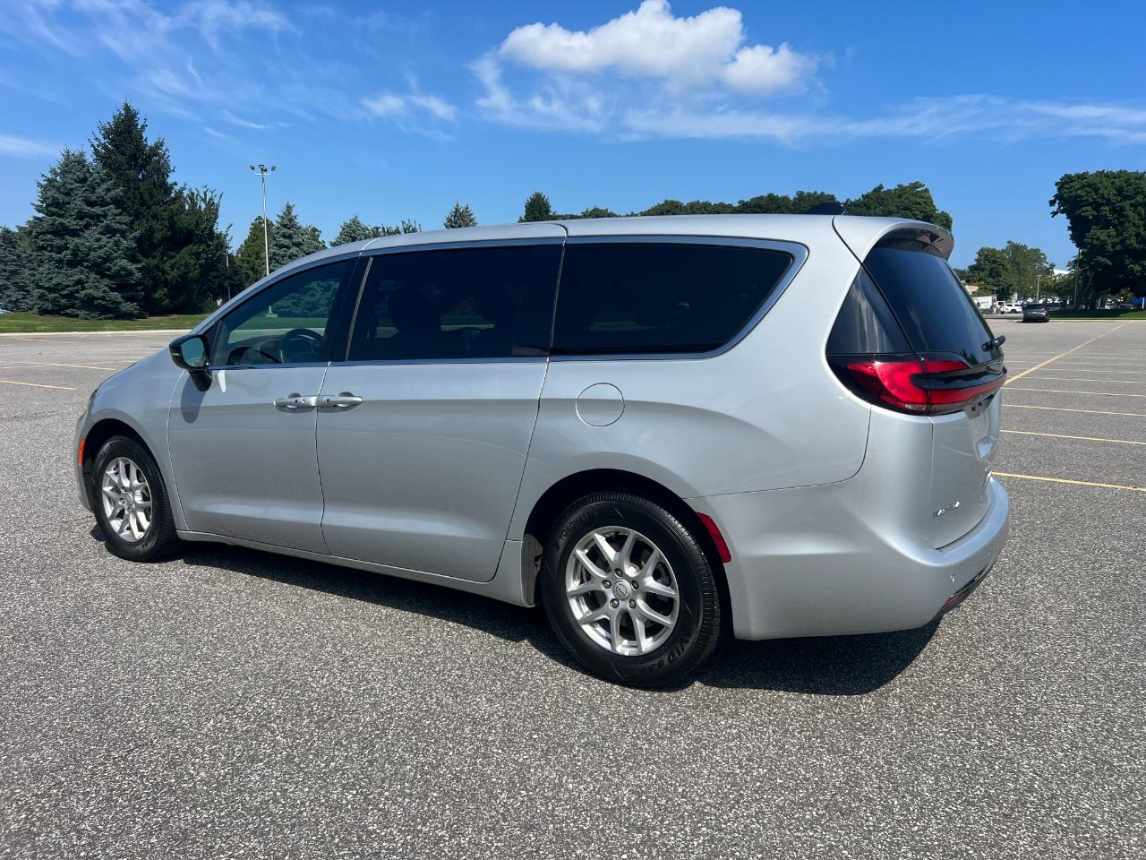 Chrysler Pacifica Select 2026