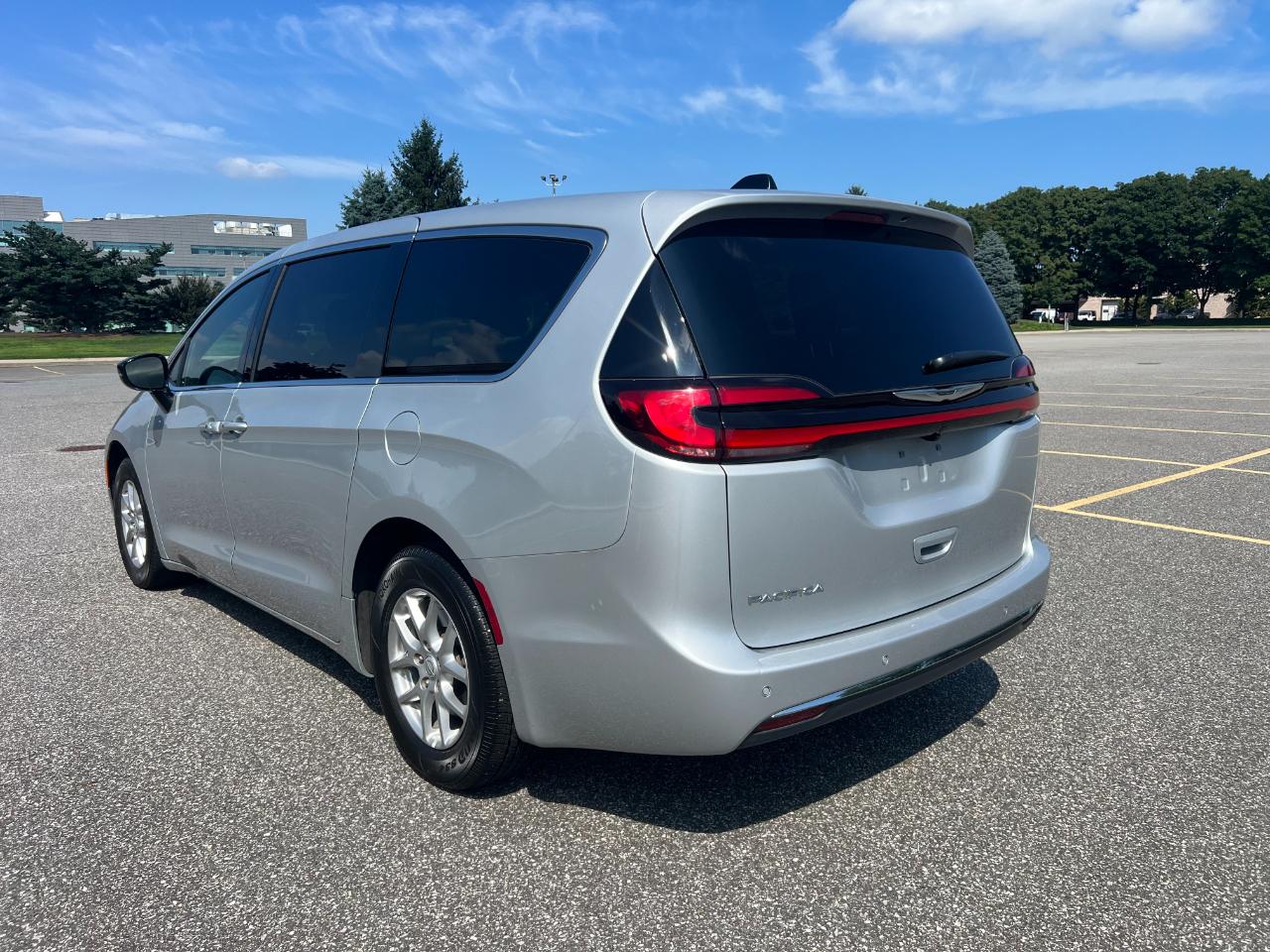 Chrysler Pacifica Select 2026