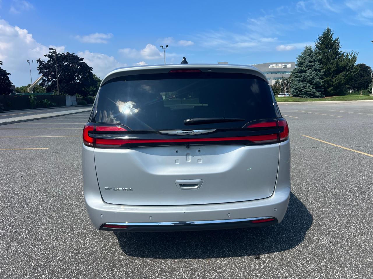 Chrysler Pacifica Select 2026