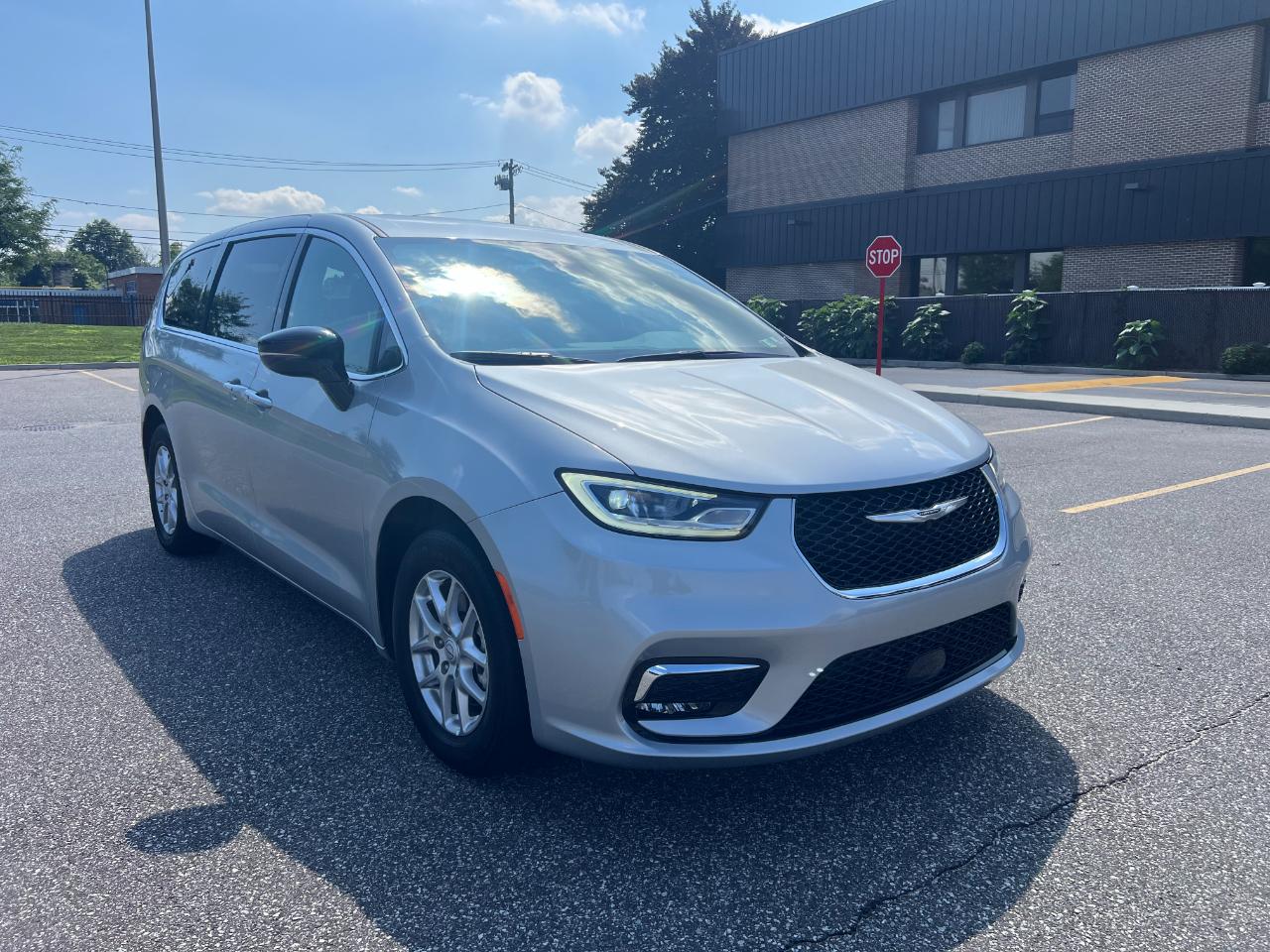 Chrysler Pacifica Select 2026