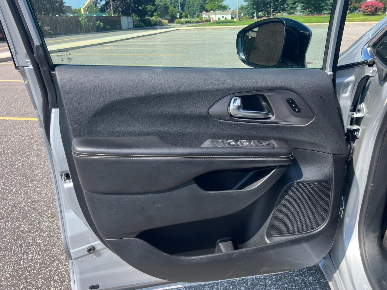 Chrysler Pacifica Select 2026