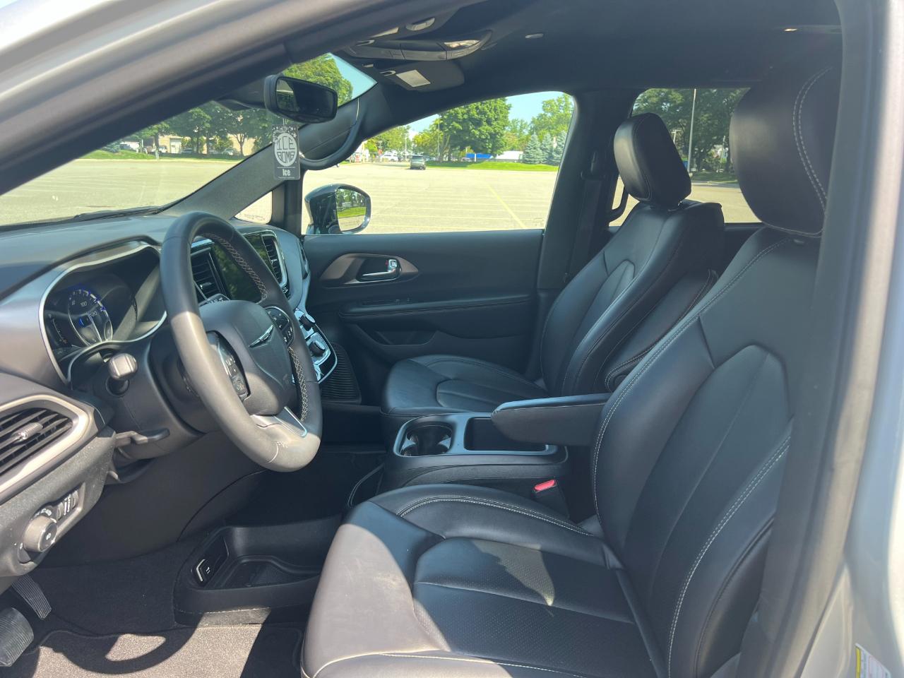 Chrysler Pacifica Select 2026