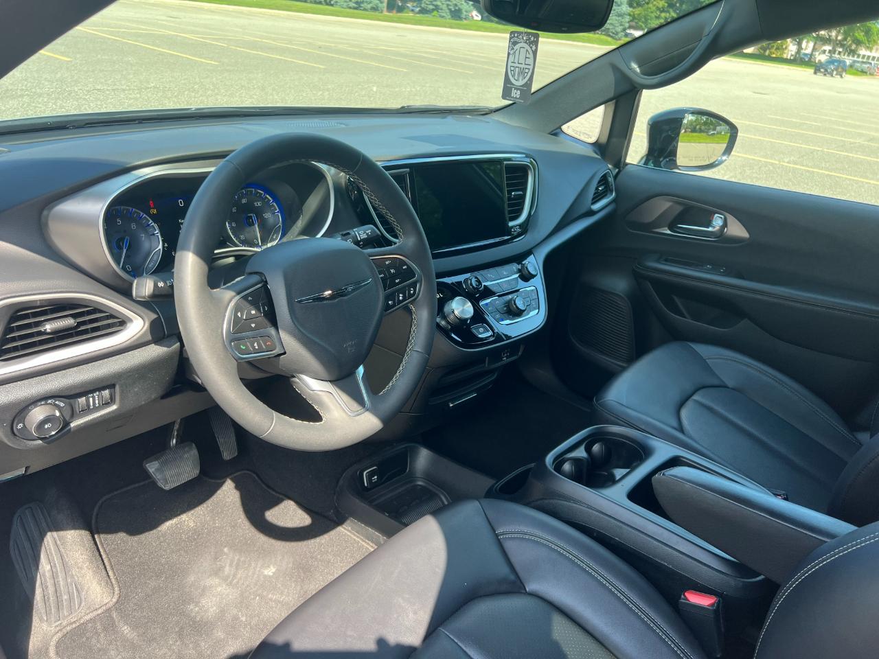 Chrysler Pacifica Select 2026