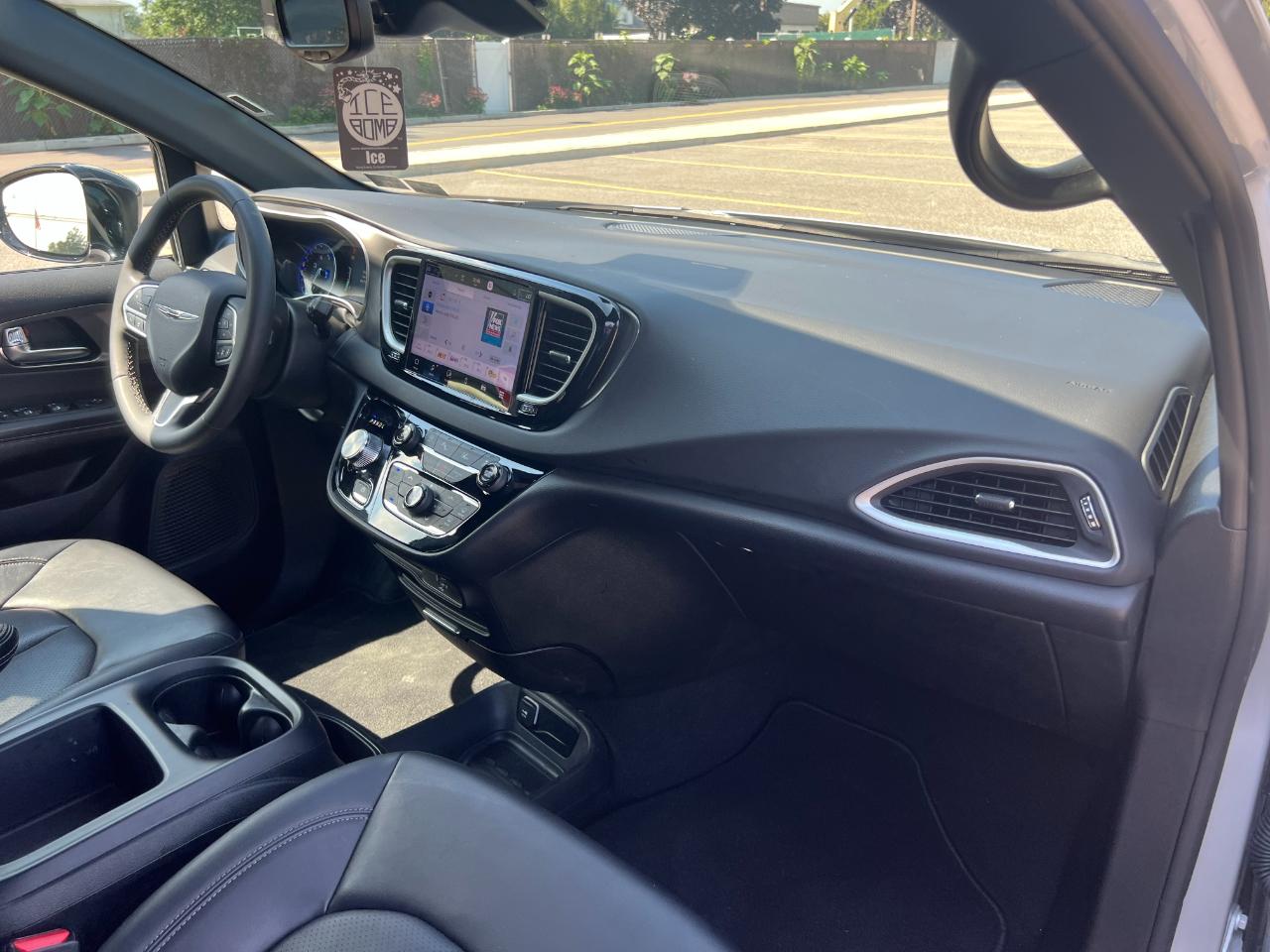 Chrysler Pacifica Select 2026