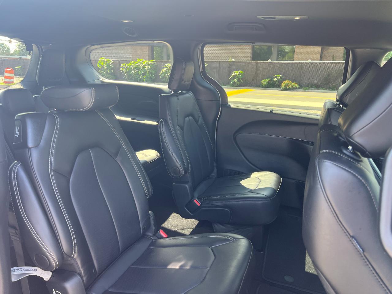 Chrysler Pacifica Select 2026