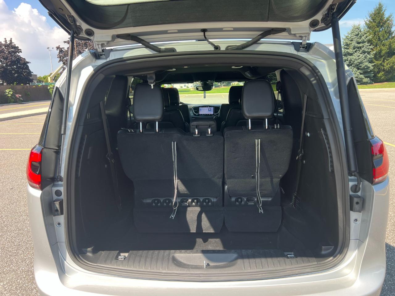 Chrysler Pacifica Select 2026