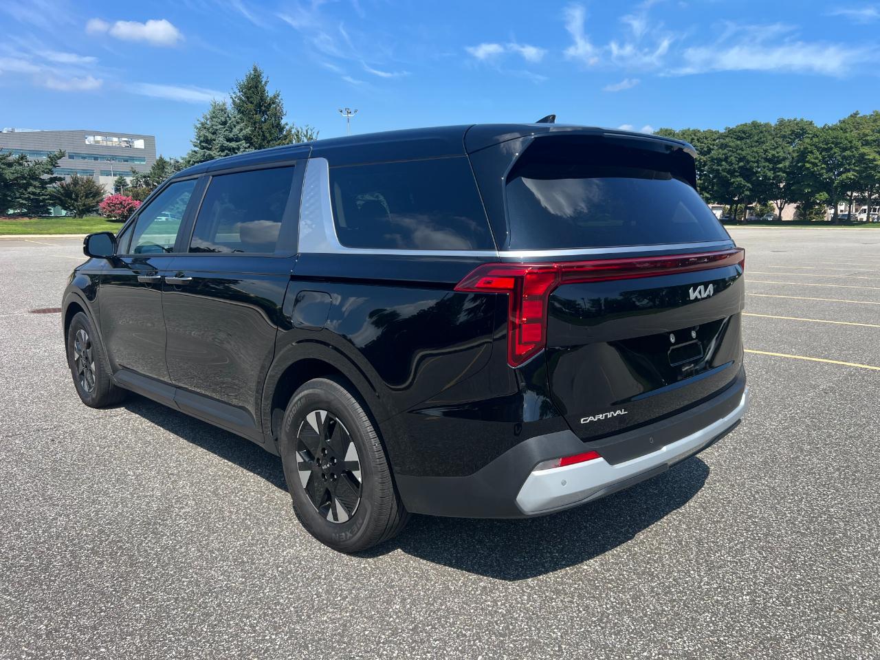Kia Carnival Hybrid LXS 2026
