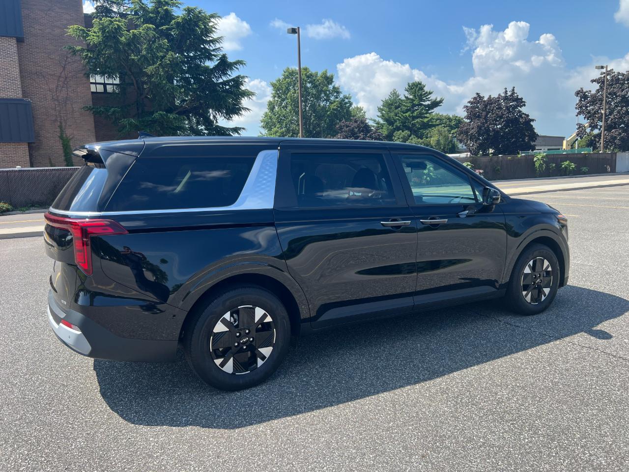 Kia Carnival Hybrid LXS 2026