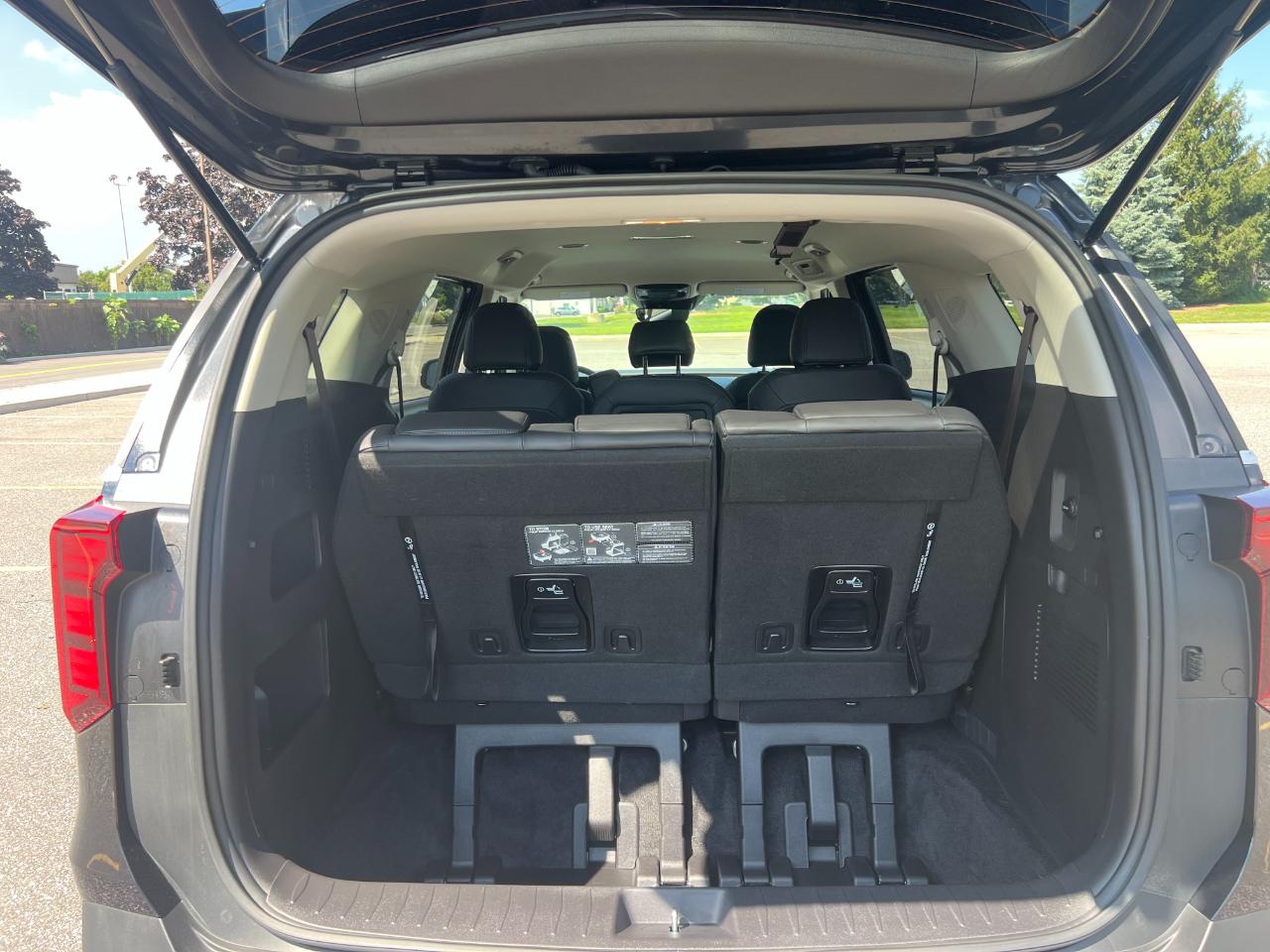 Kia Carnival Hybrid LXS 2026