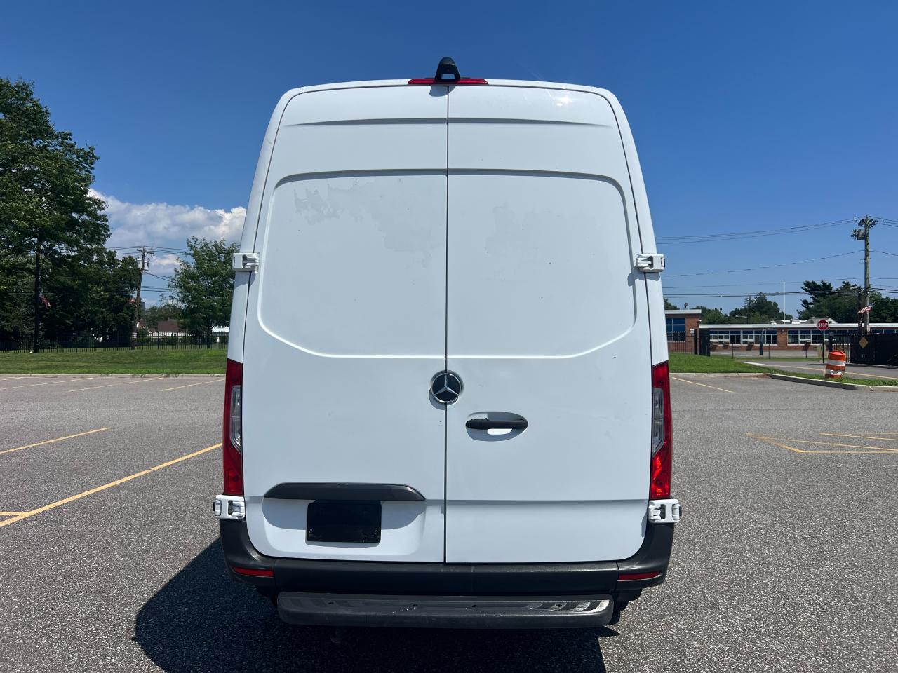 Mercedes-Benz Sprinter 2500 144-in. WB 2022