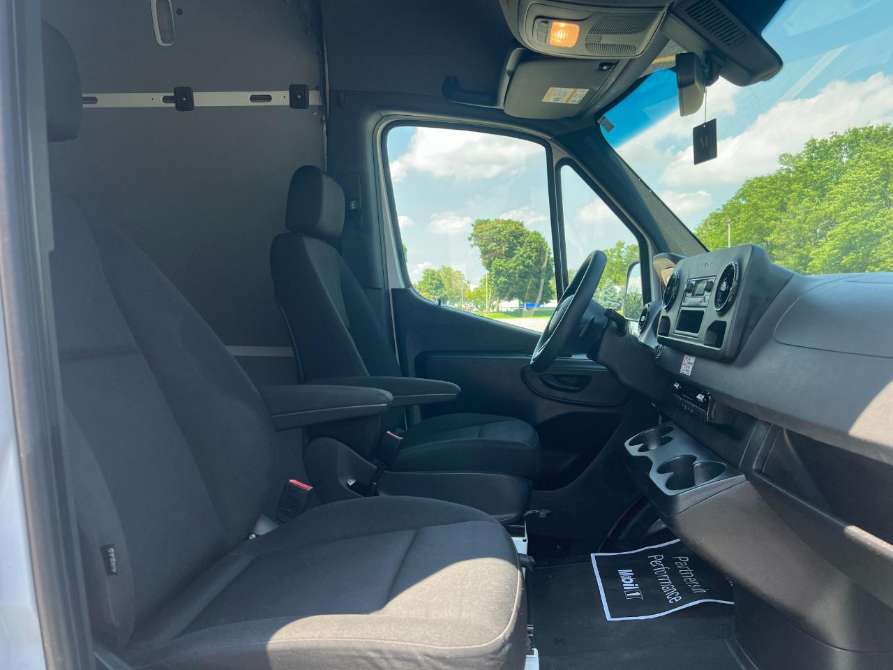 Mercedes-Benz Sprinter 2500 144-in. WB 2022