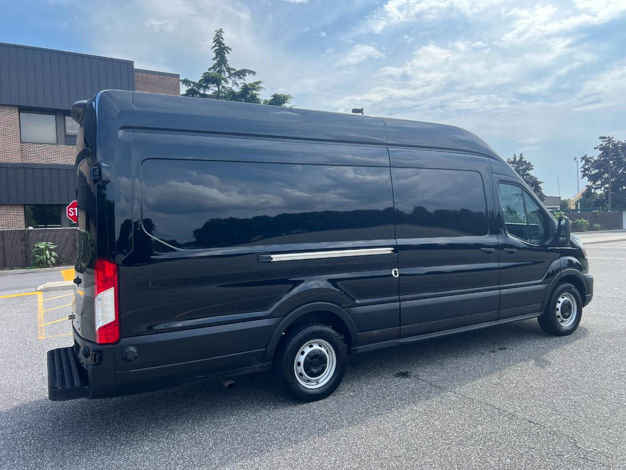 Ford Transit 250 Van High Roof w/Sliding Pass. 148-in. WB EL 2020