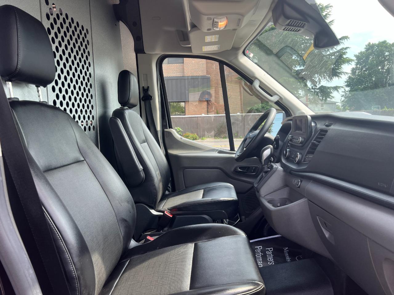 Ford Transit 250 Van High Roof w/Sliding Pass. 148-in. WB EL 2020