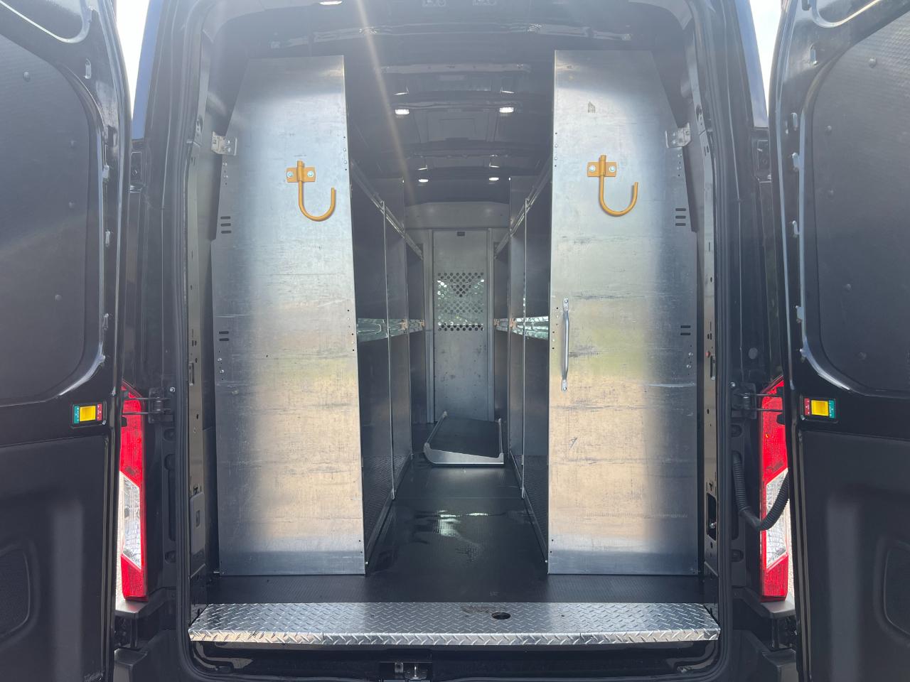 Ford Transit 250 Van High Roof w/Sliding Pass. 148-in. WB EL 2020