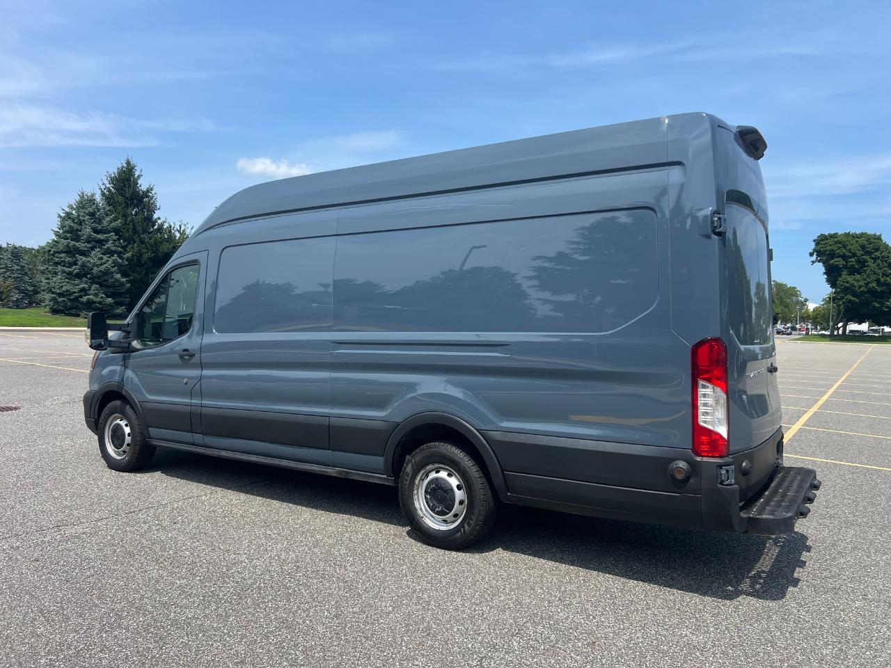 Ford Transit 250 Van High Roof w/Sliding Pass. 148-in. WB EL 2022