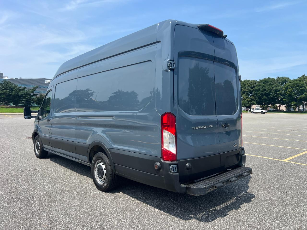 Ford Transit 250 Van High Roof w/Sliding Pass. 148-in. WB EL 2022