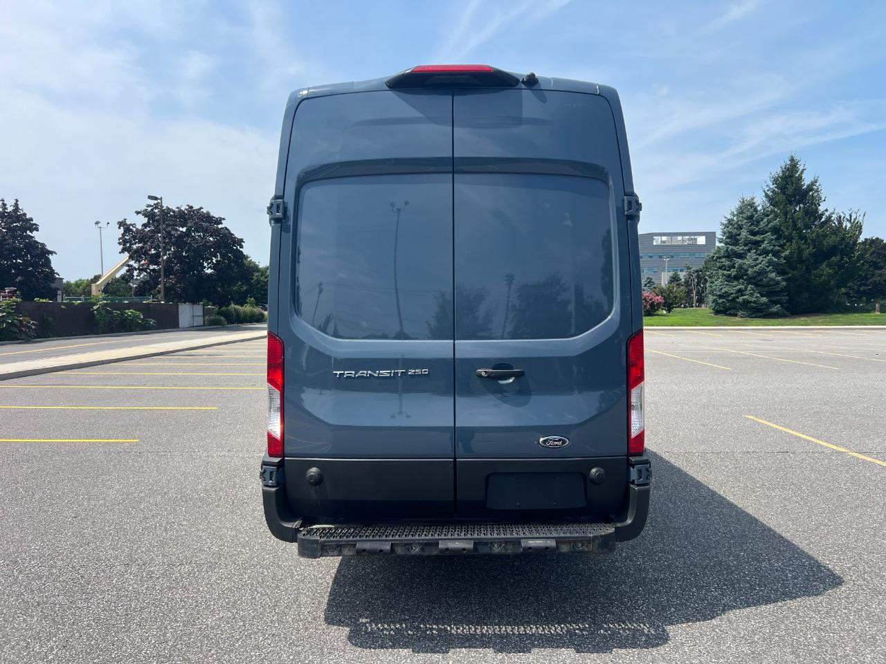 Ford Transit 250 Van High Roof w/Sliding Pass. 148-in. WB EL 2022