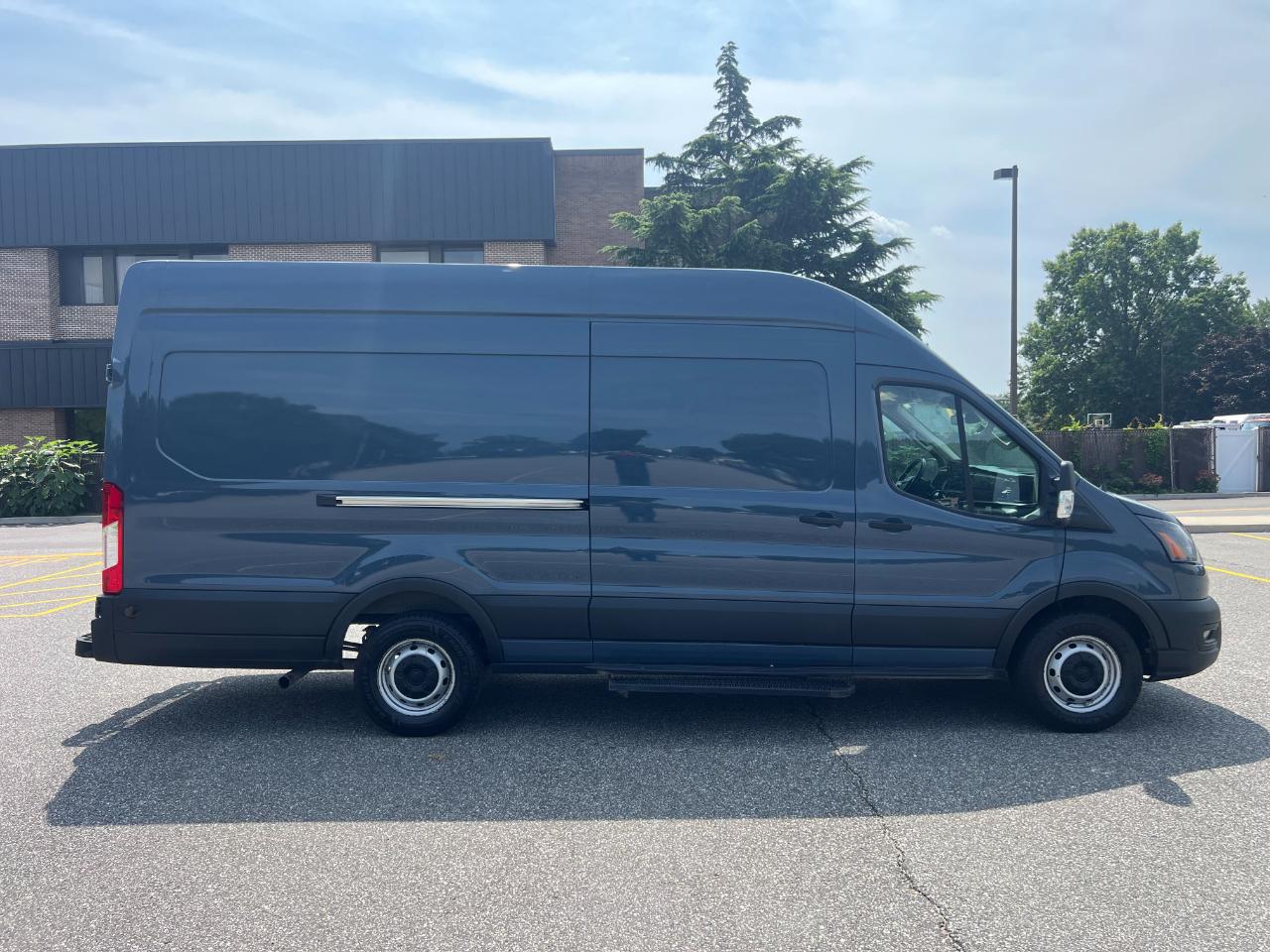 Ford Transit 250 Van High Roof w/Sliding Pass. 148-in. WB EL 2022