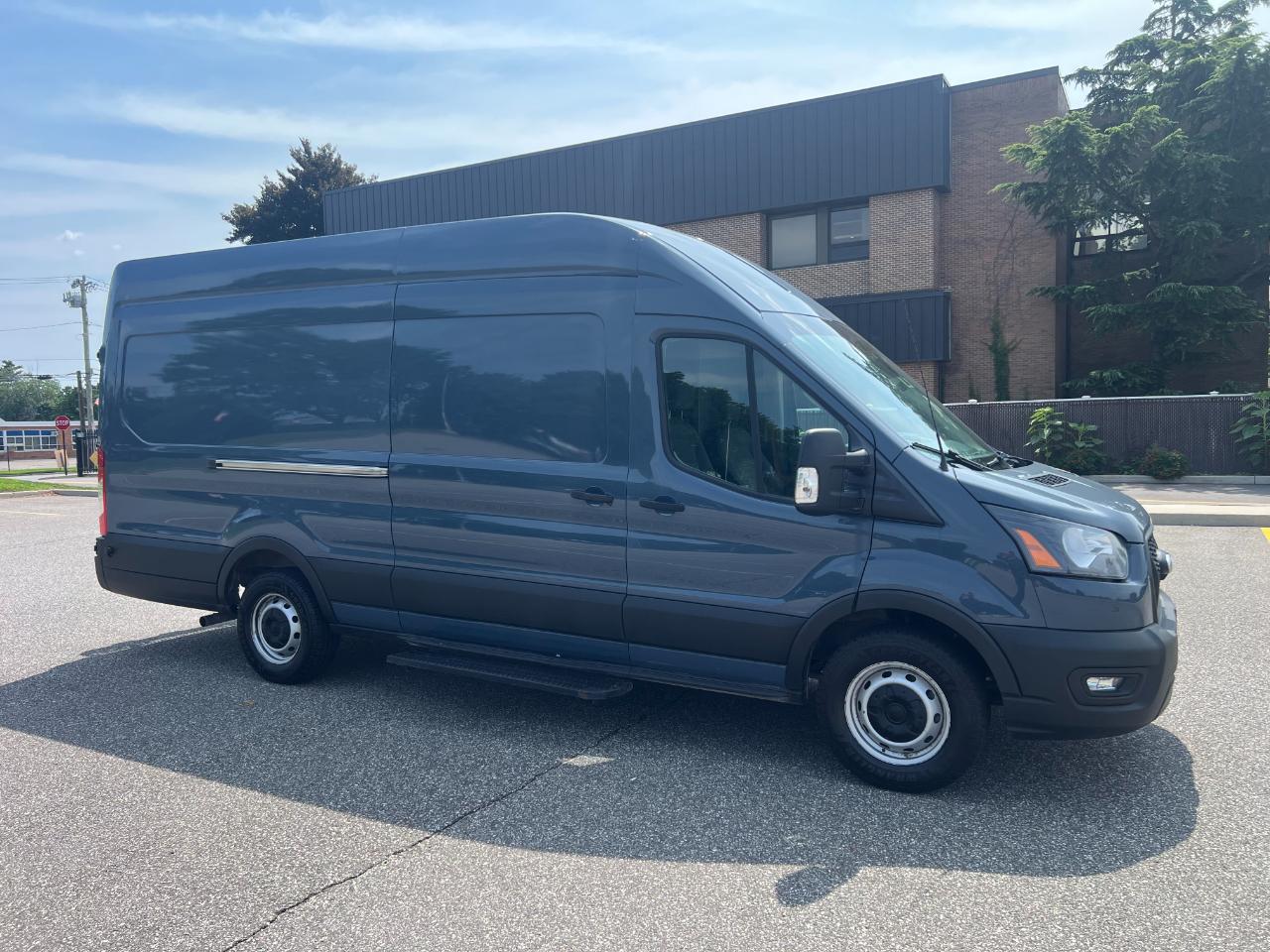 Ford Transit 250 Van High Roof w/Sliding Pass. 148-in. WB EL 2022