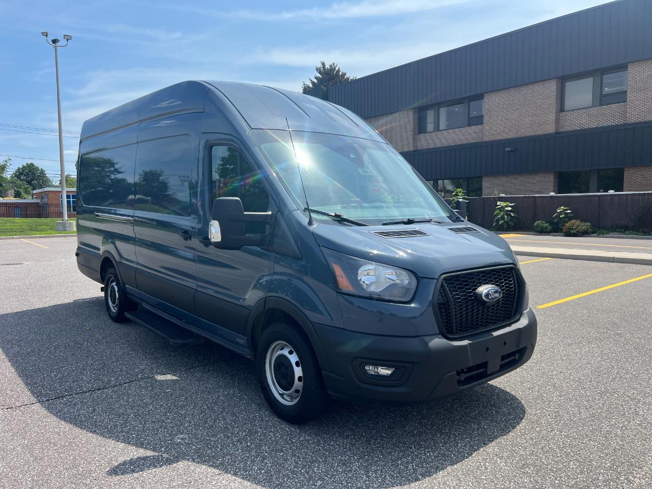 Ford Transit 250 Van High Roof w/Sliding Pass. 148-in. WB EL 2022