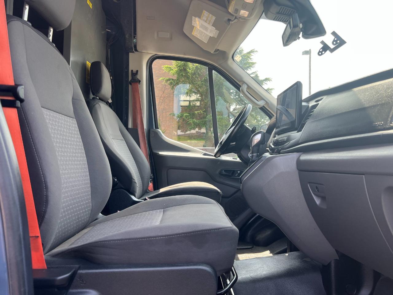 Ford Transit 250 Van High Roof w/Sliding Pass. 148-in. WB EL 2022