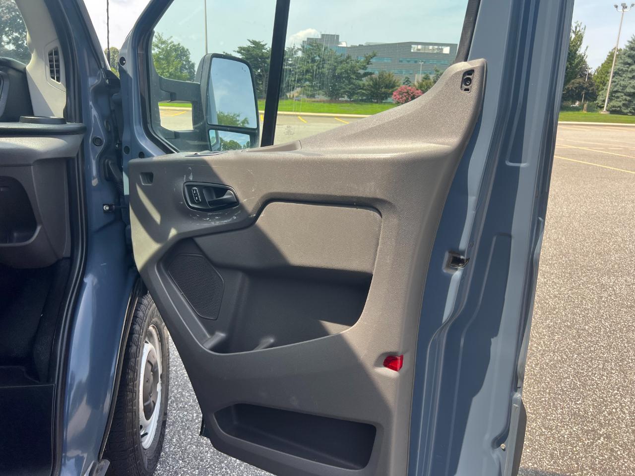 Ford Transit 250 Van High Roof w/Sliding Pass. 148-in. WB EL 2022