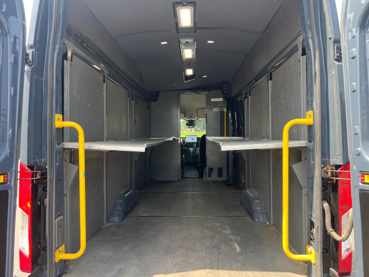 Ford Transit 250 Van High Roof w/Sliding Pass. 148-in. WB EL 2022