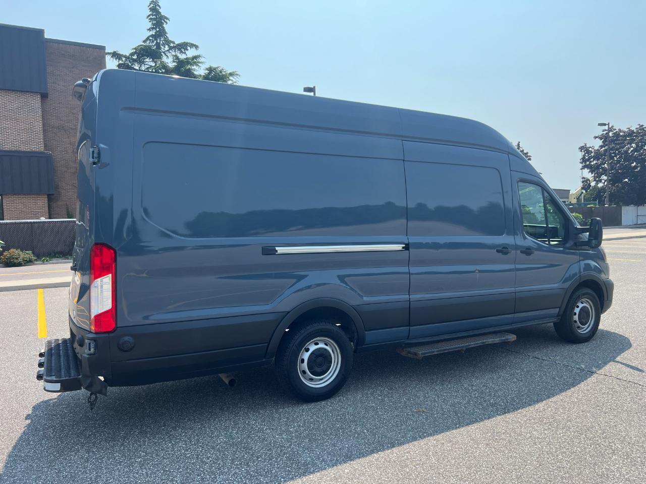 Ford Transit 250 Van High Roof w/Sliding Pass. 148-in. WB EL 2021