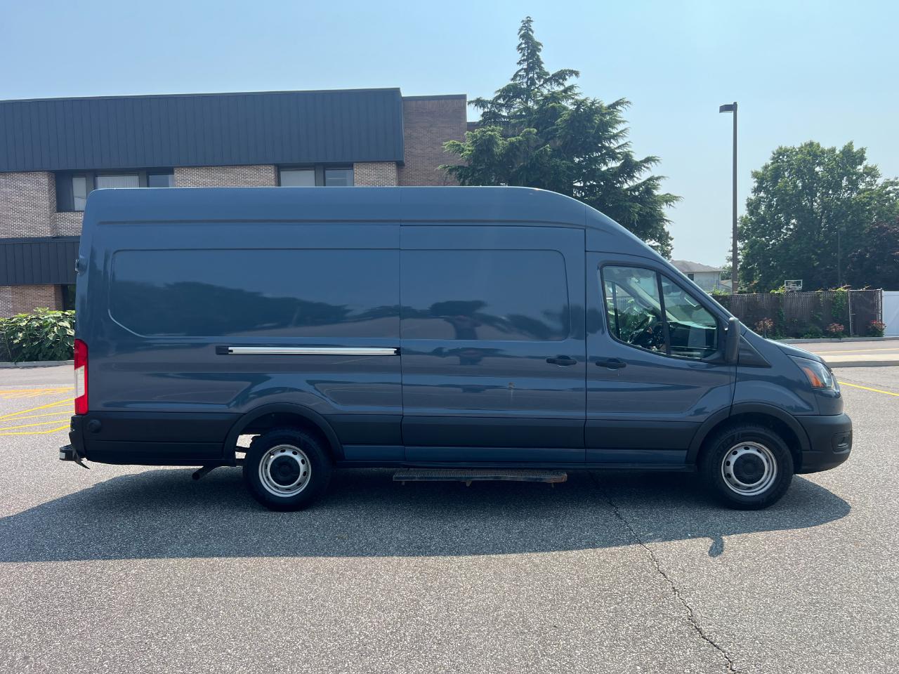 Ford Transit 250 Van High Roof w/Sliding Pass. 148-in. WB EL 2021