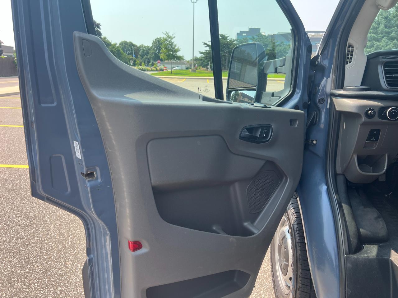 Ford Transit 250 Van High Roof w/Sliding Pass. 148-in. WB EL 2021