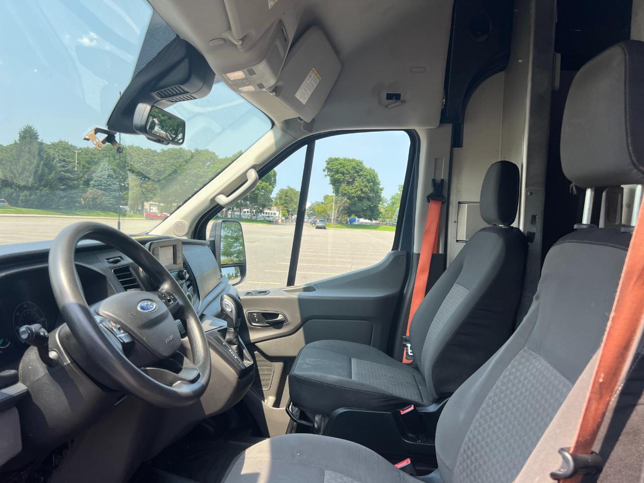 Ford Transit 250 Van High Roof w/Sliding Pass. 148-in. WB EL 2021