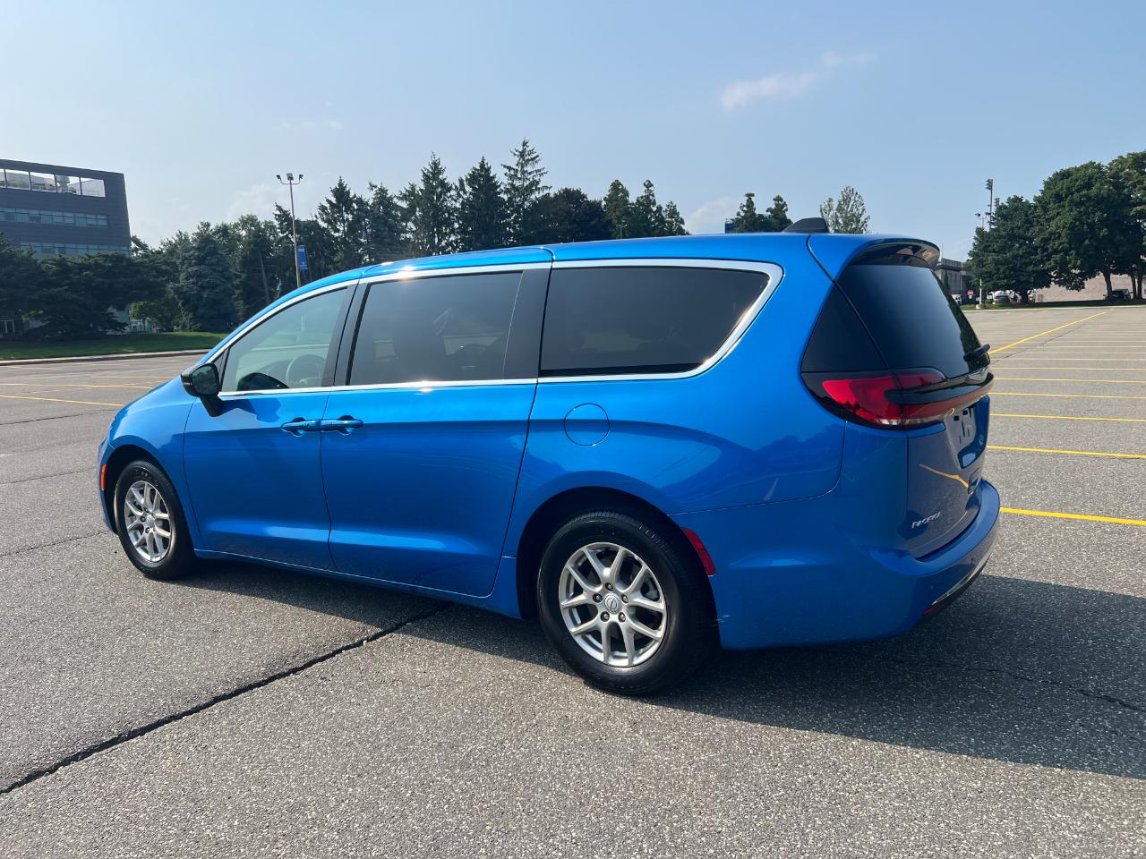 Chrysler Pacifica Select 2026
