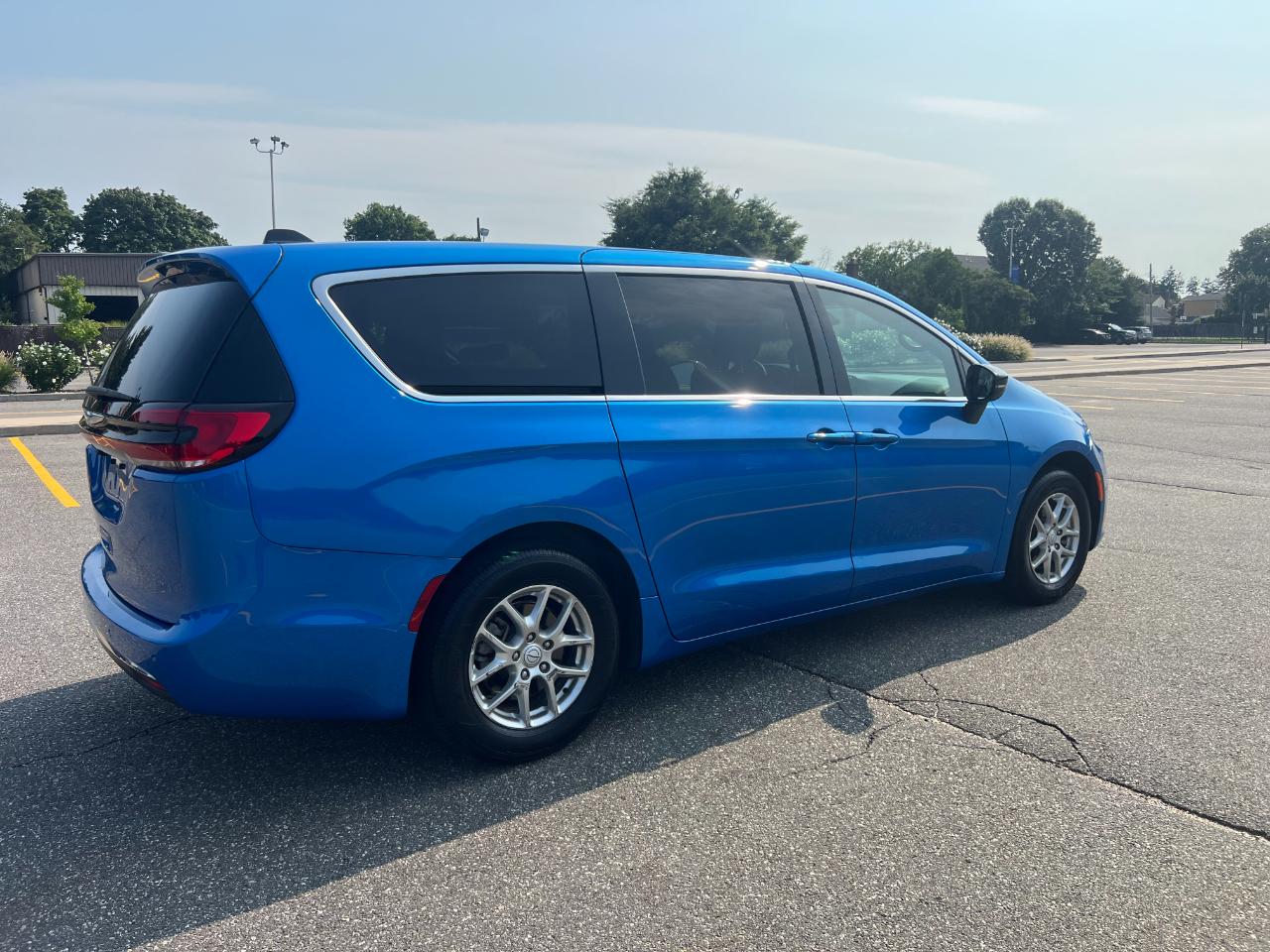 Chrysler Pacifica Select 2026