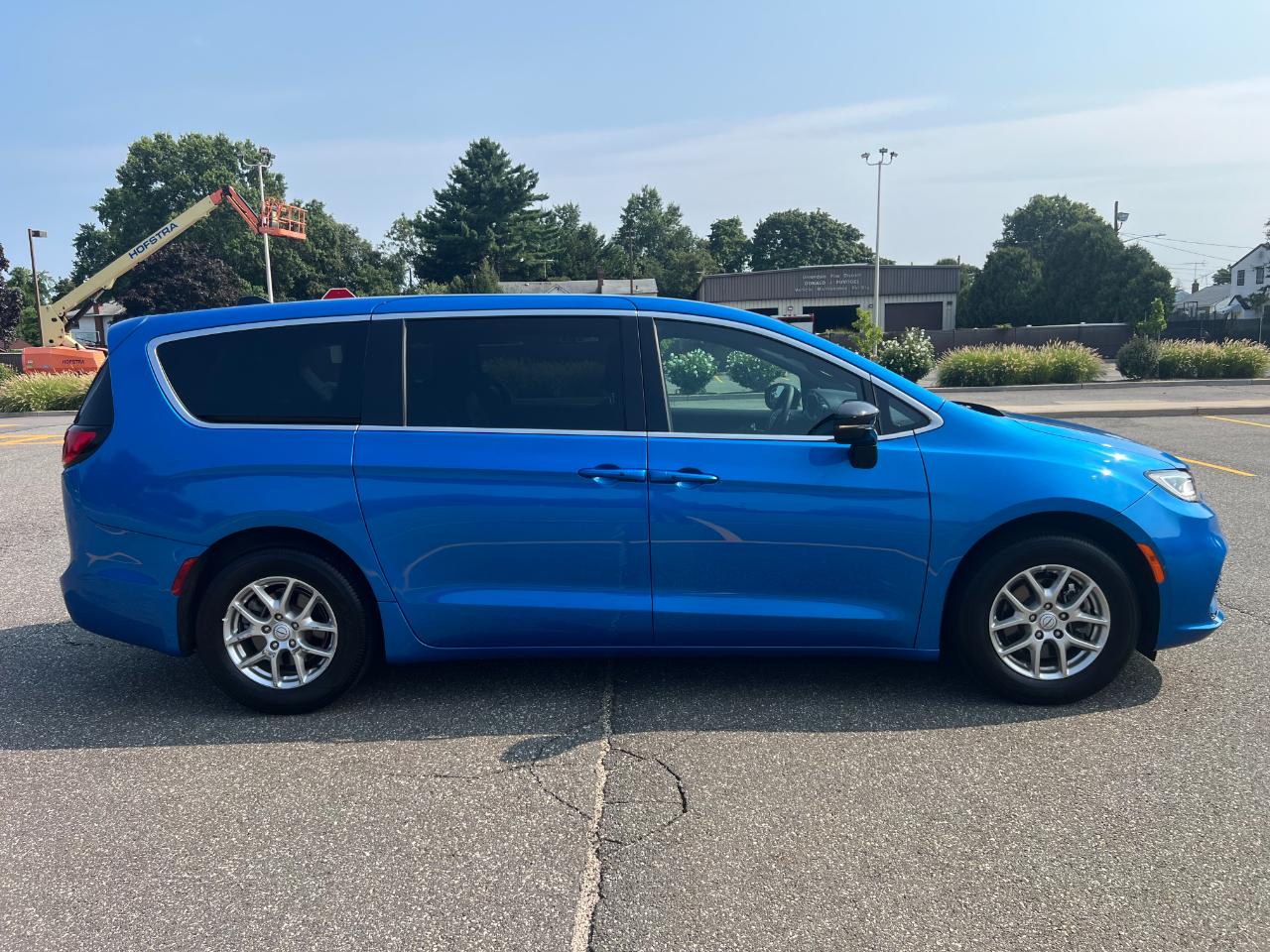 Chrysler Pacifica Select 2026