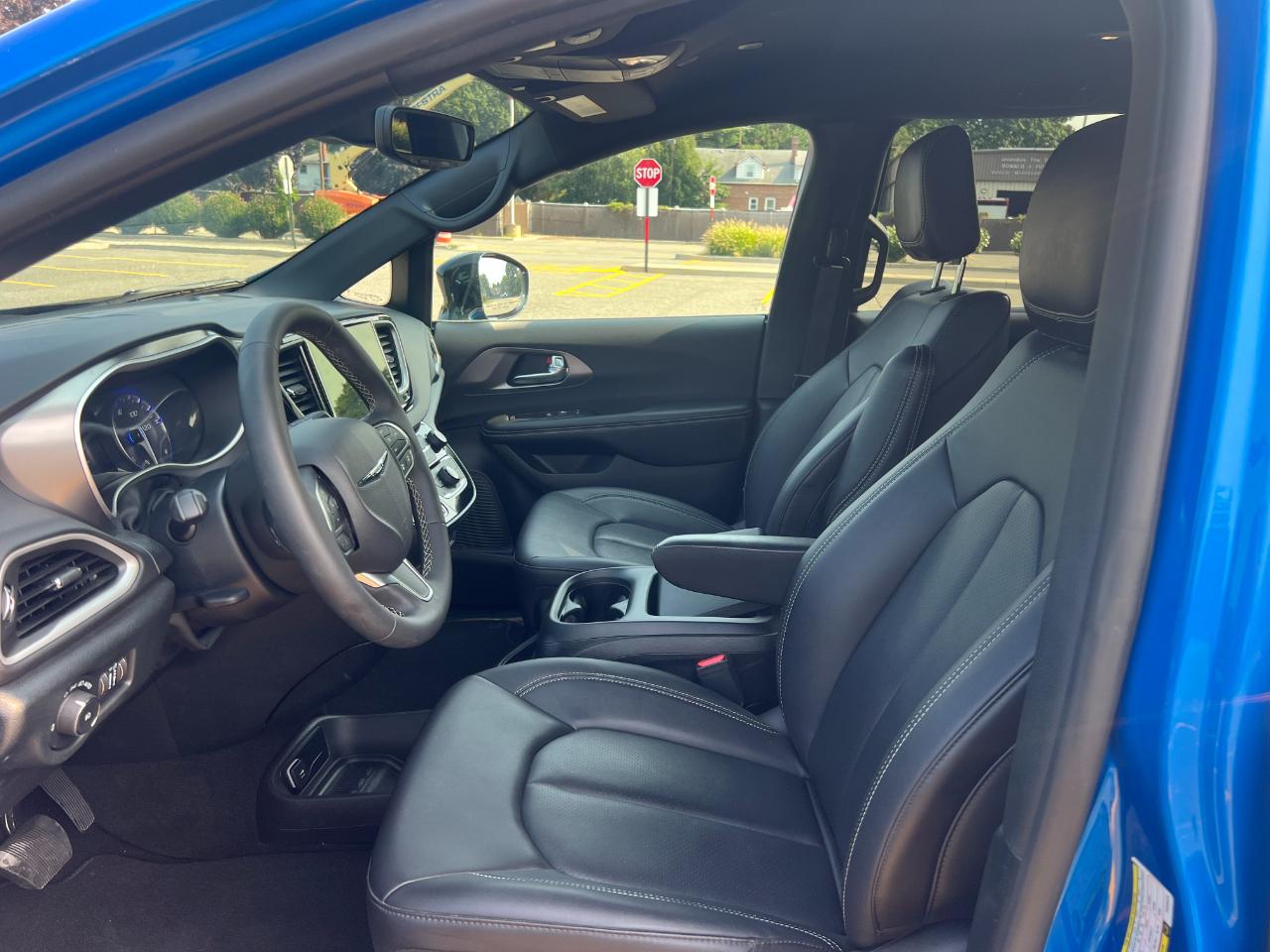Chrysler Pacifica Select 2026