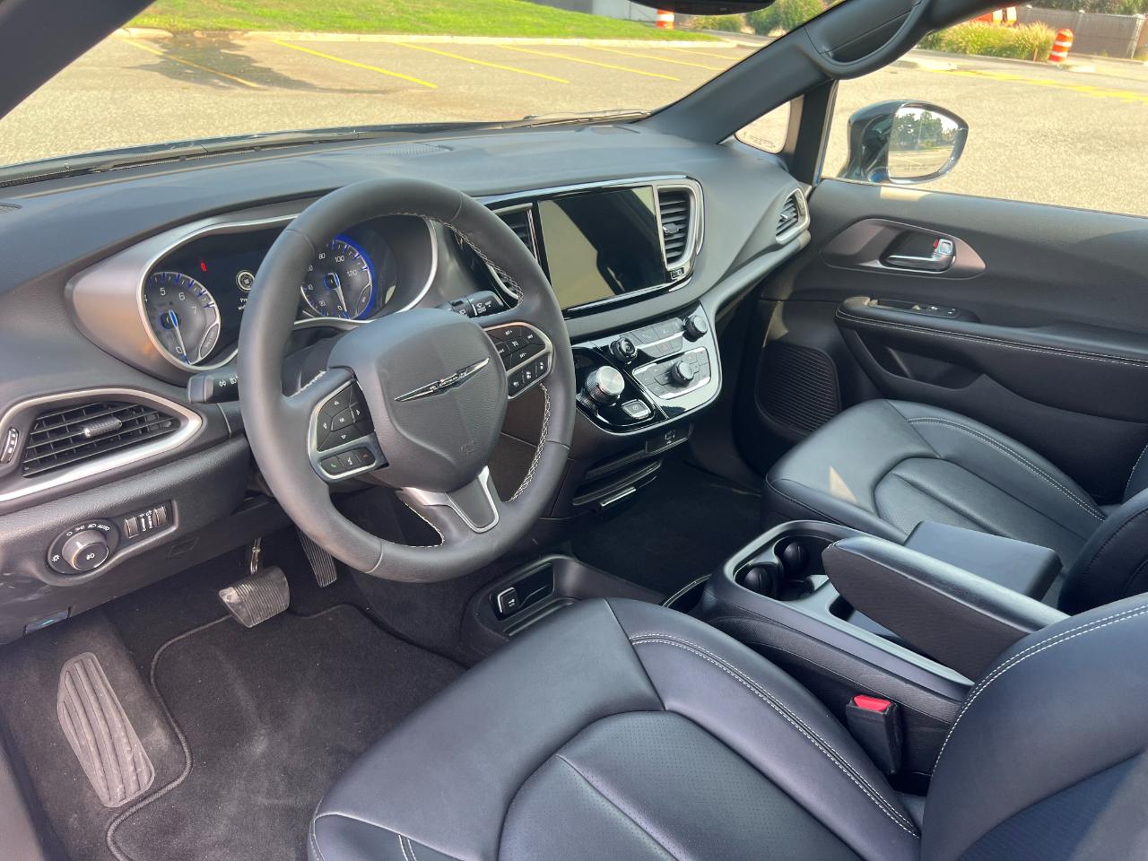 Chrysler Pacifica Select 2026