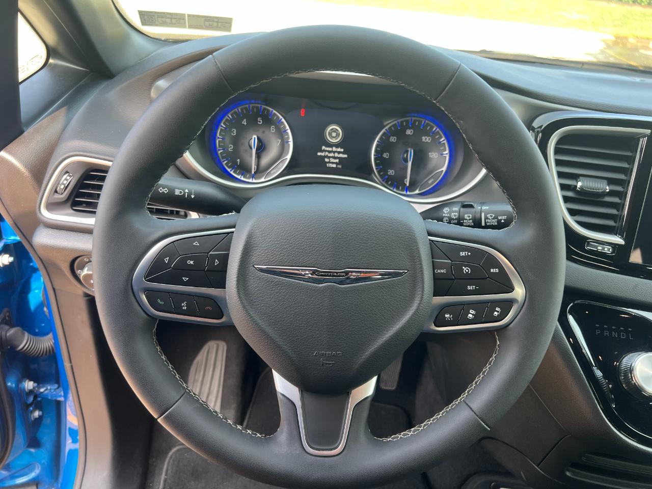 Chrysler Pacifica Select 2026