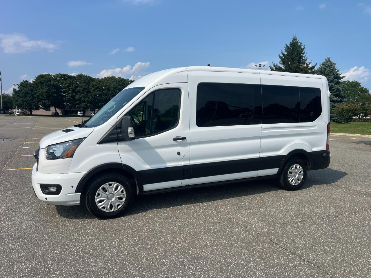 Ford Transit 350 Wagon Med. Roof XL w/Sliding Pass. 148-in. WB 2024