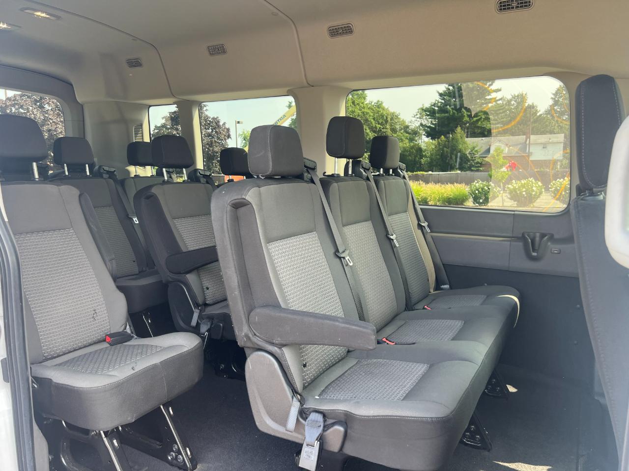 Ford Transit 350 Wagon Med. Roof XL w/Sliding Pass. 148-in. WB 2024