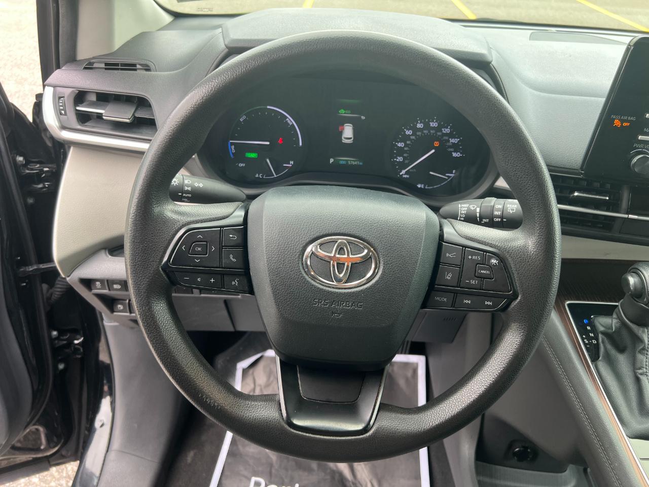 Toyota Sienna LE 8-Passenger 2024