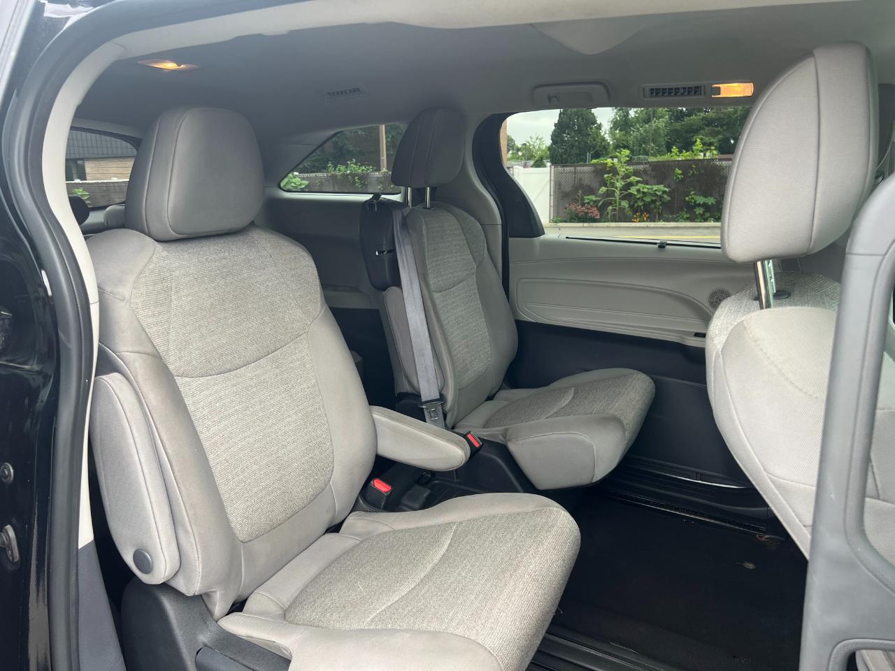 Toyota Sienna LE 8-Passenger 2024