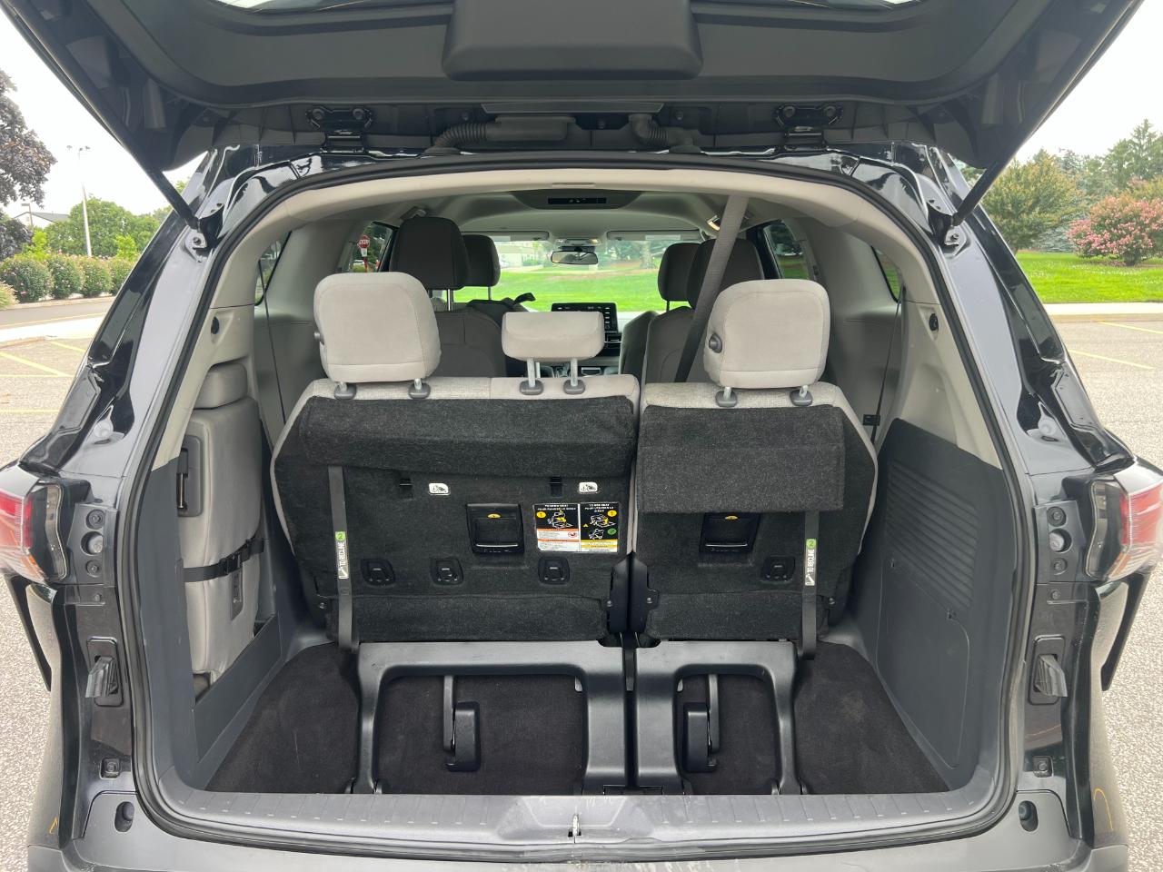 Toyota Sienna LE 8-Passenger 2024