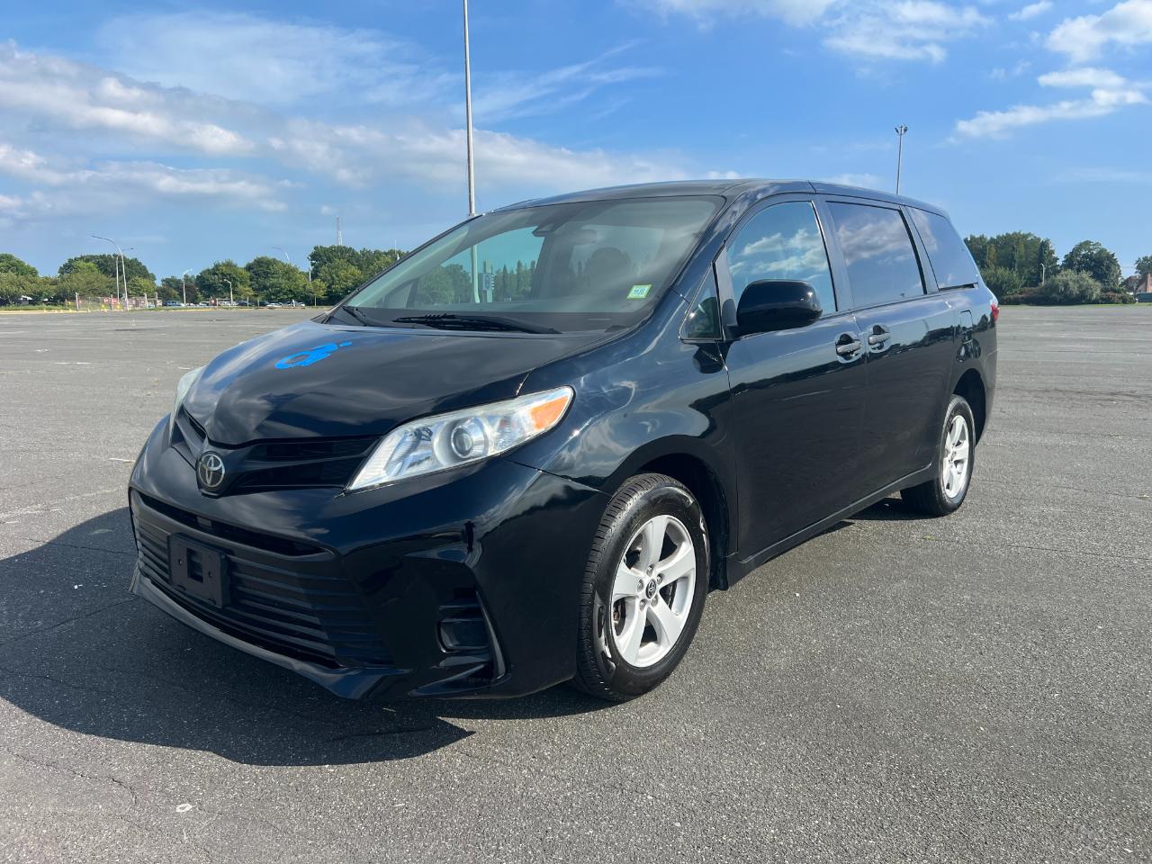 Toyota Sienna LE 7-Passenger Mobility 2020
