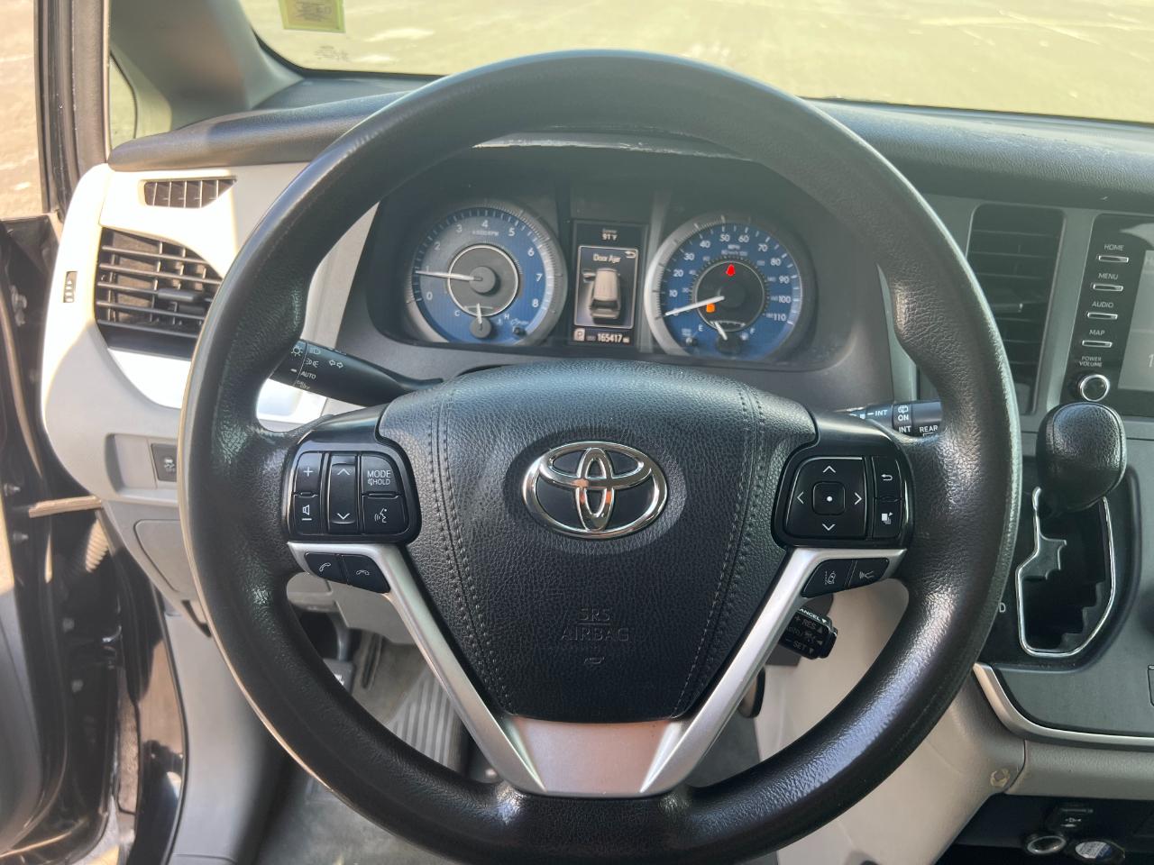 Toyota Sienna LE 7-Passenger Mobility 2020