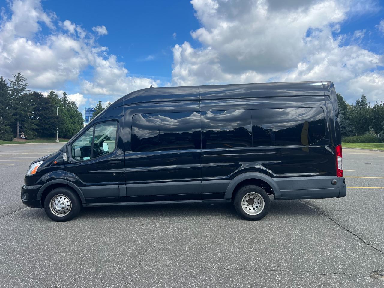 Ford Transit 350 Wagon HD High Roof XLT Sliding Pass. 148 WB EL 2020