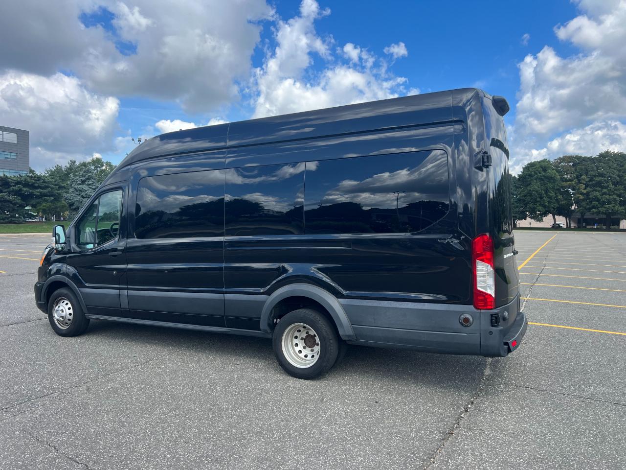 Ford Transit 350 Wagon HD High Roof XLT Sliding Pass. 148 WB EL 2020